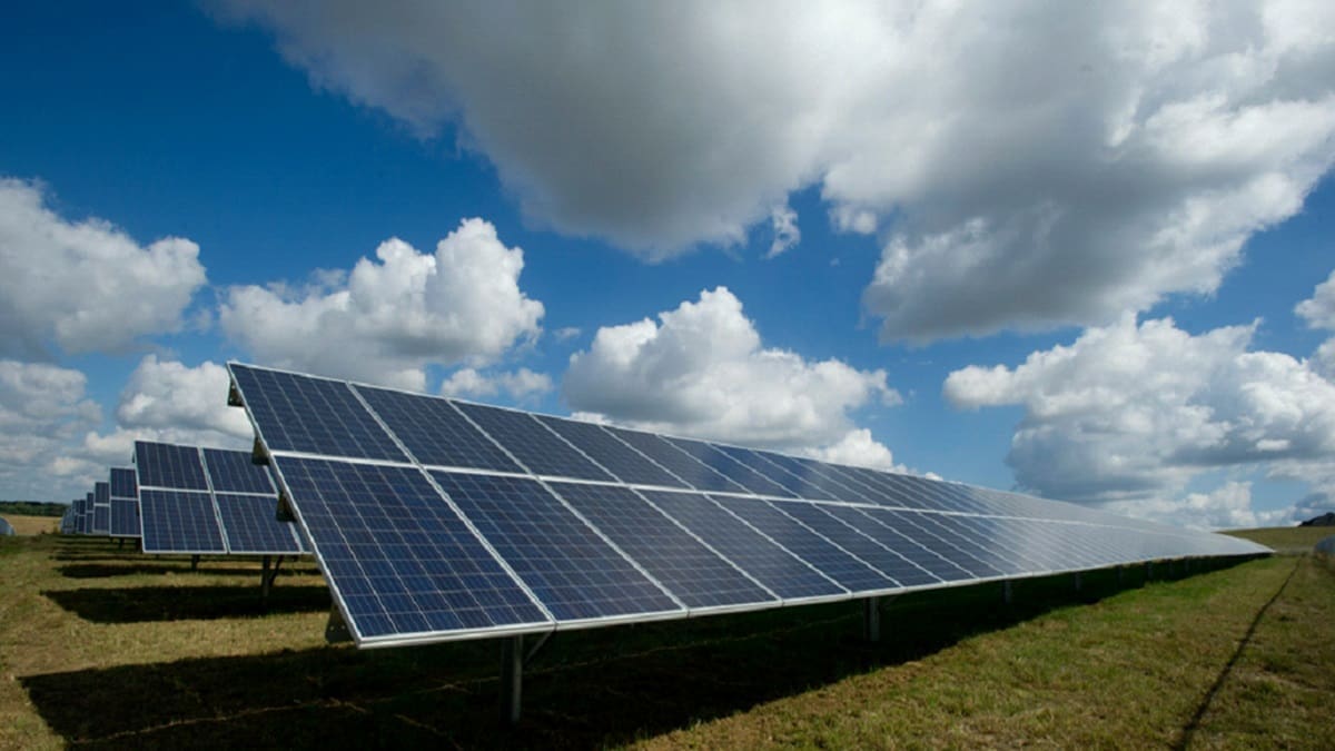 Key Factors to Consider Before Installing Commercial Solar Panels